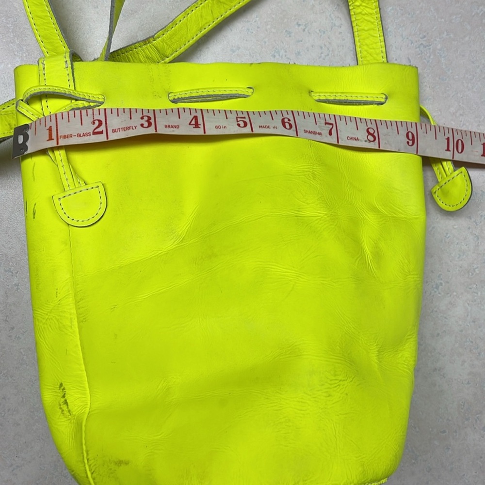 Baggu Crossbody Bag - Picture 10 of 11